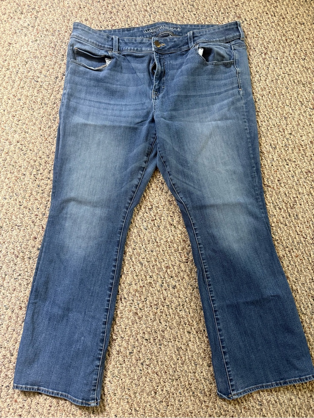 Women's Bootcut Jeans in Faded Blue Denim American Eagle size 20short